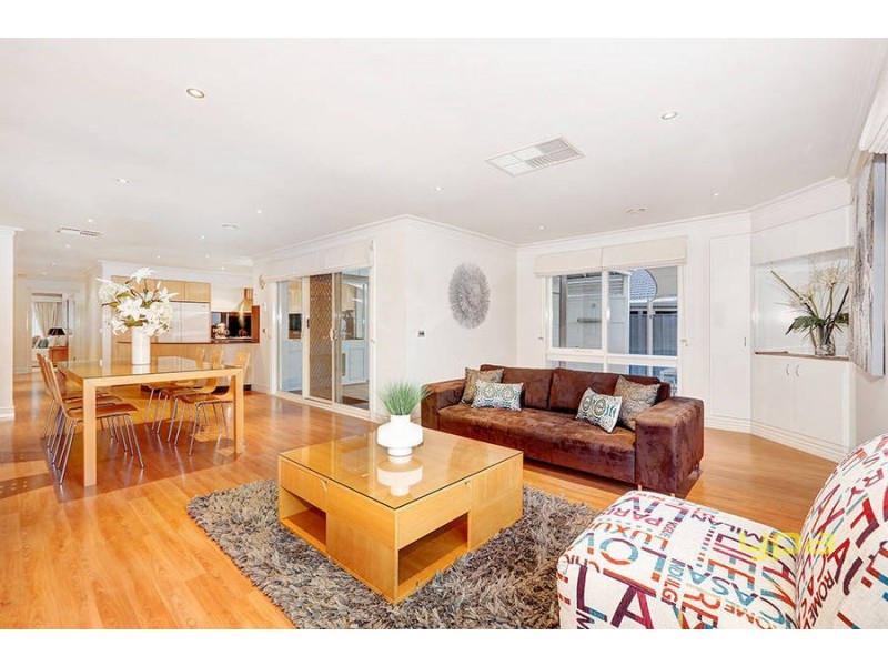 43 Fastnet Drive, Taylors Lakes VIC 3038