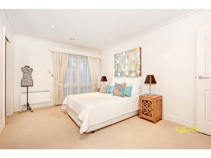 43 Fastnet Drive, Taylors Lakes VIC 3038