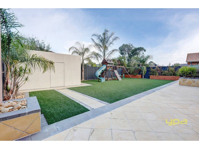 43 Fastnet Drive, Taylors Lakes VIC 3038