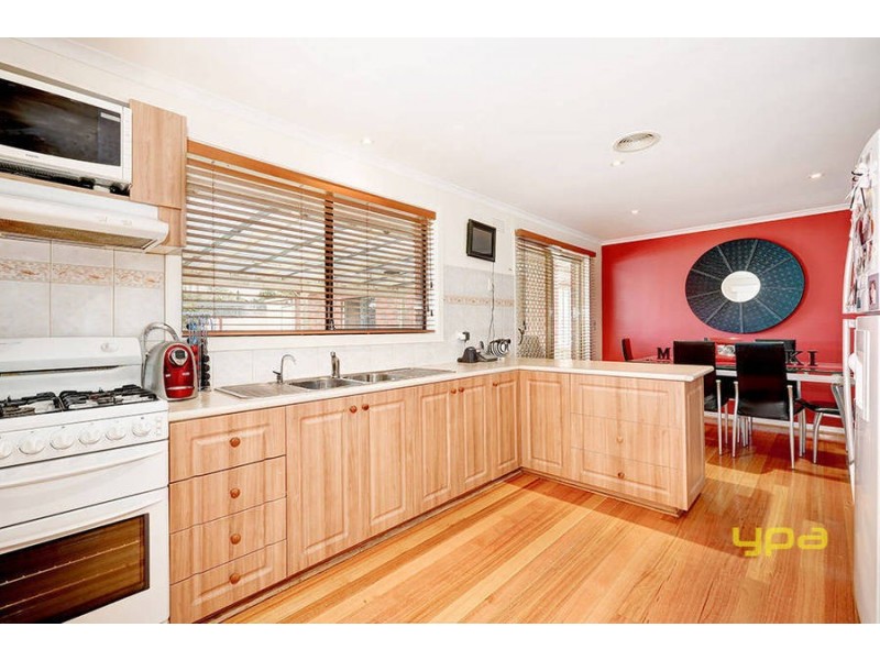 34 Delamare Drive, St Albans VIC 3021