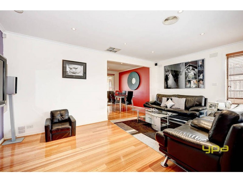 34 Delamare Drive, St Albans VIC 3021