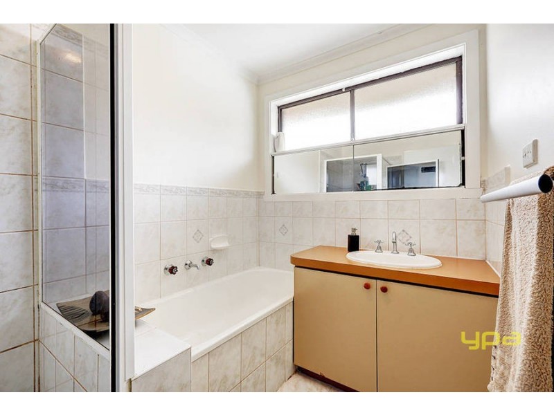 34 Delamare Drive, St Albans VIC 3021