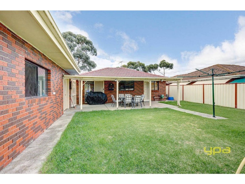 34 Delamare Drive, St Albans VIC 3021
