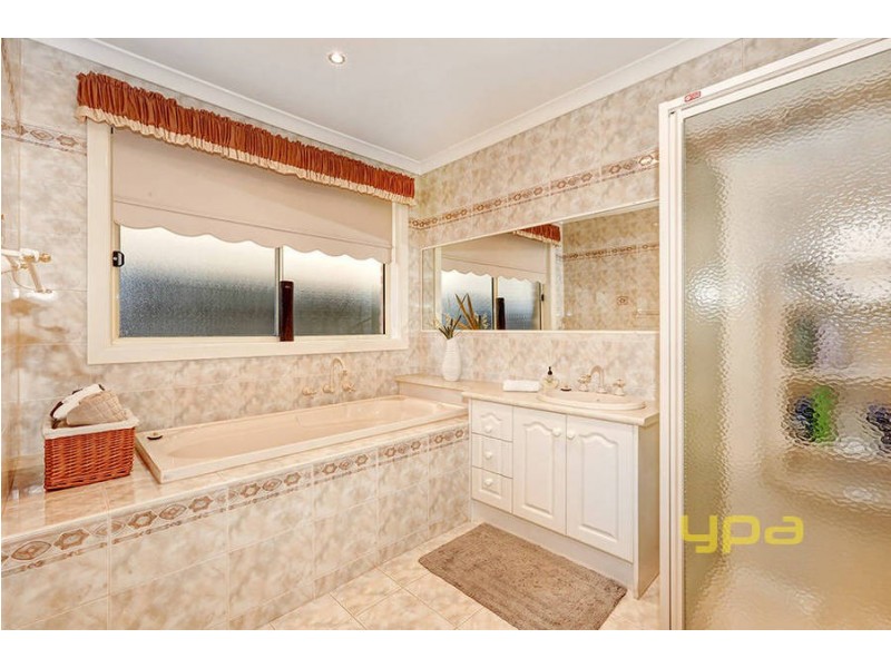 97 Delbridge Drive, Sydenham VIC 3037