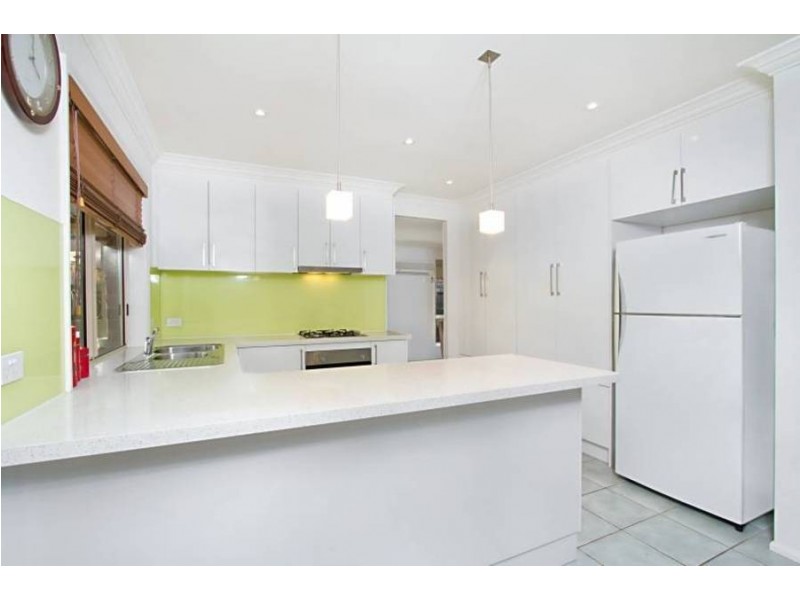 82 Glenbruar Drive, Hillside VIC 3037