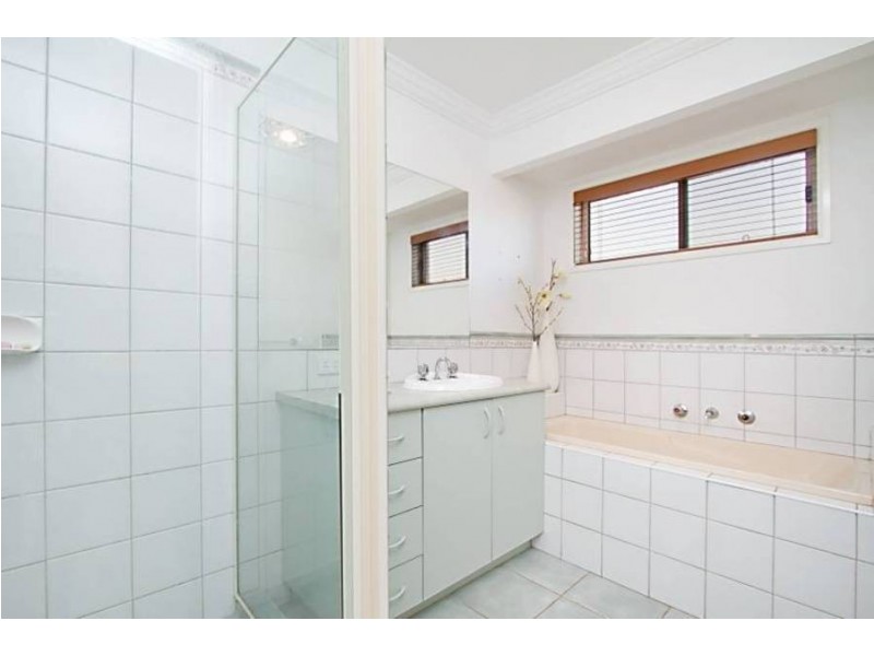 82 Glenbruar Drive, Hillside VIC 3037