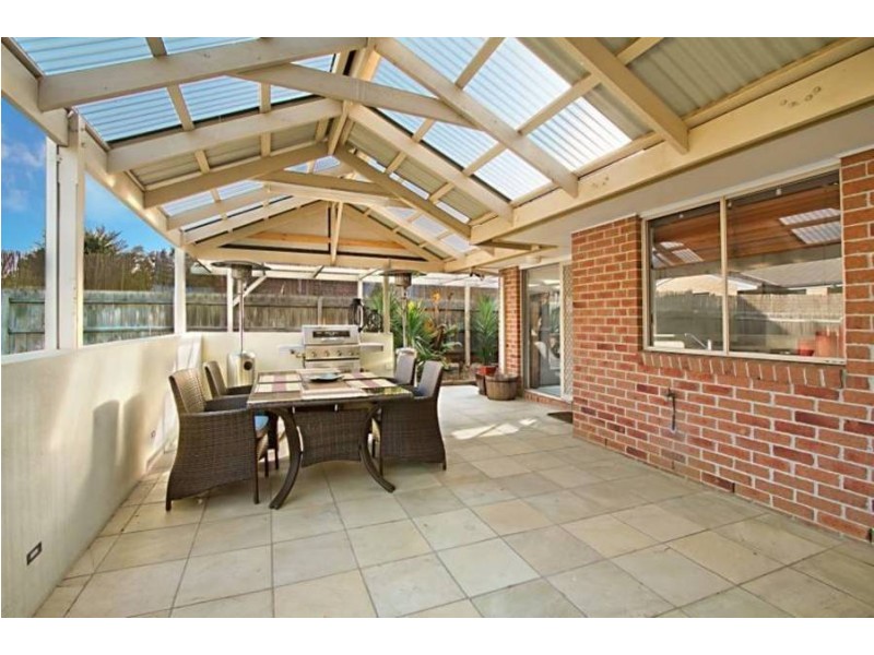 82 Glenbruar Drive, Hillside VIC 3037