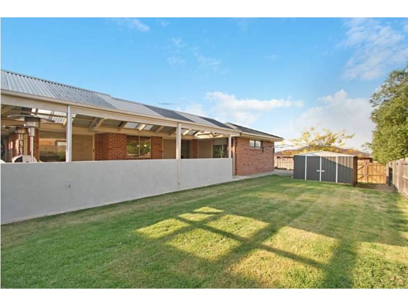 82 Glenbruar Drive, Hillside VIC 3037