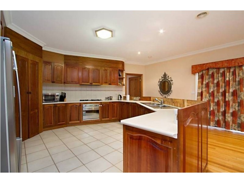 15 Allenby Road, Hillside VIC 3037