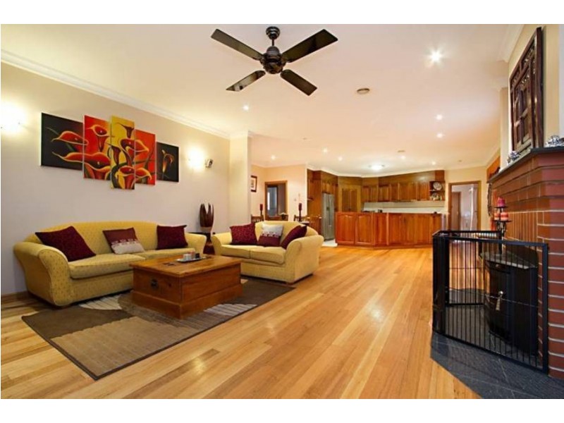 15 Allenby Road, Hillside VIC 3037