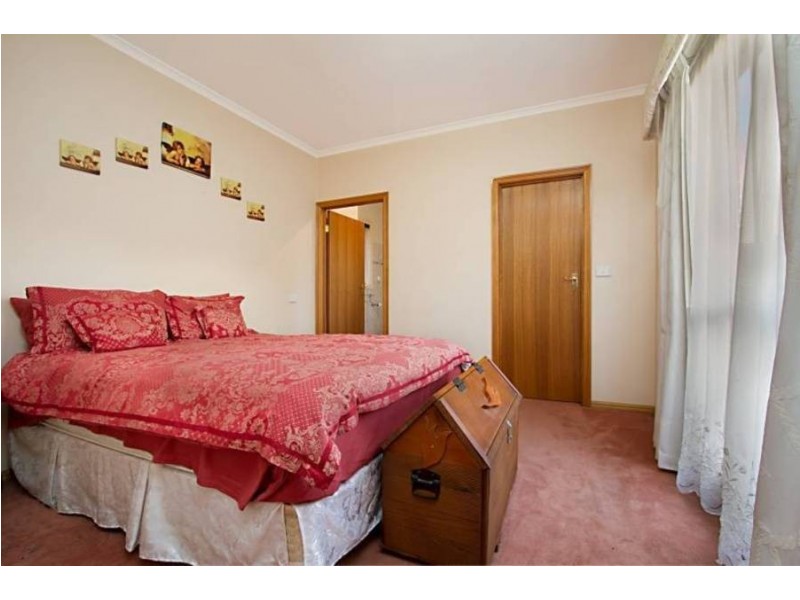 15 Allenby Road, Hillside VIC 3037