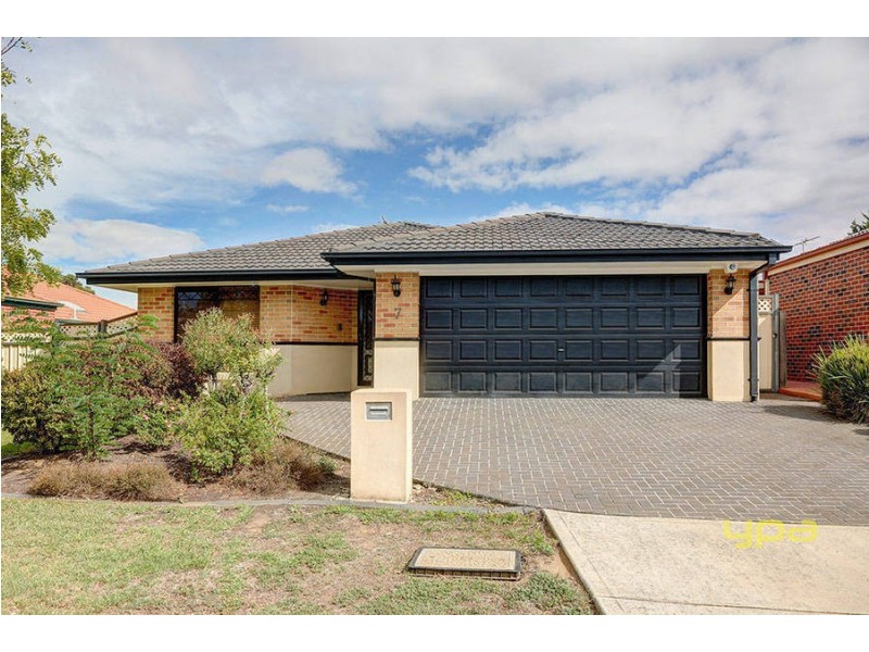 7 Wareham Court, Hillside VIC 3037