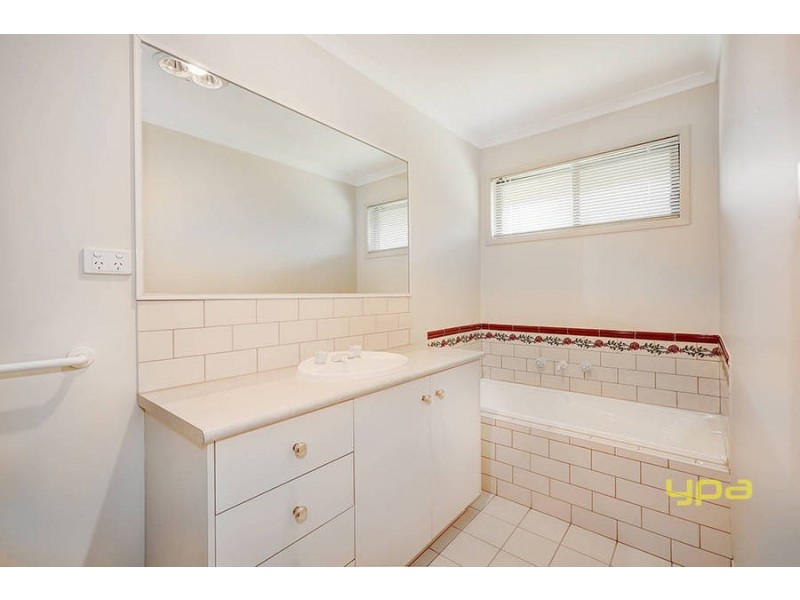 7 Wareham Court, Hillside VIC 3037