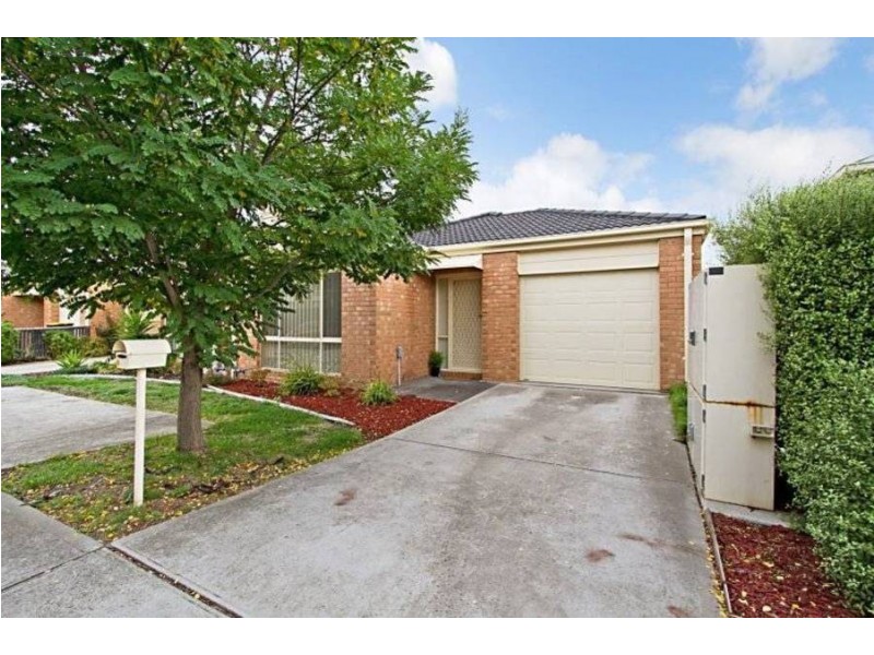 10 Tintern Loop, Hillside VIC 3037