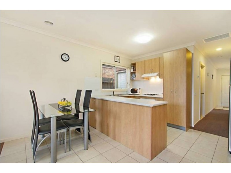 10 Tintern Loop, Hillside VIC 3037
