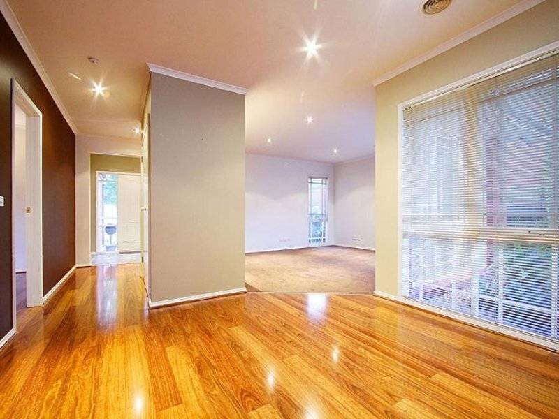 13 Rowell Place, Taylors Lakes VIC 3038