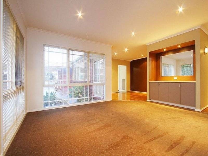 13 Rowell Place, Taylors Lakes VIC 3038