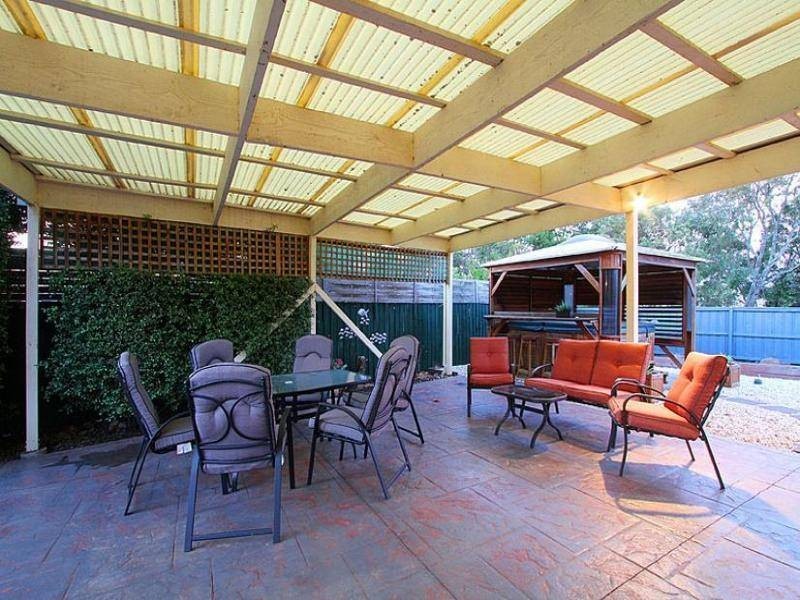 13 Rowell Place, Taylors Lakes VIC 3038