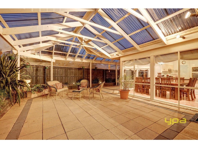 9 Rockwood Place, Hillside VIC 3037