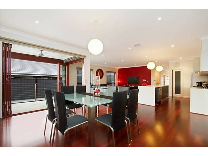 77 Banchory Avenue, Hillside VIC 3037