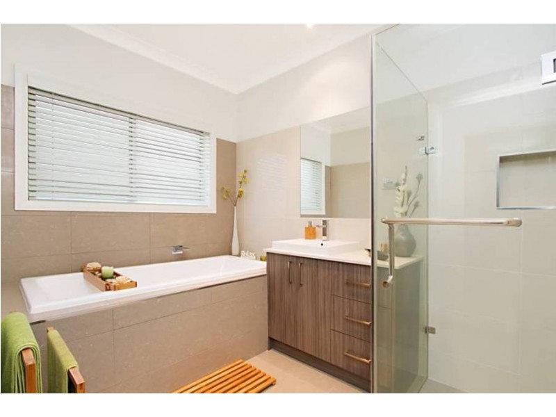 77 Banchory Avenue, Hillside VIC 3037