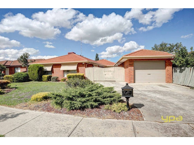 4 Raine Court, Delahey VIC 3037