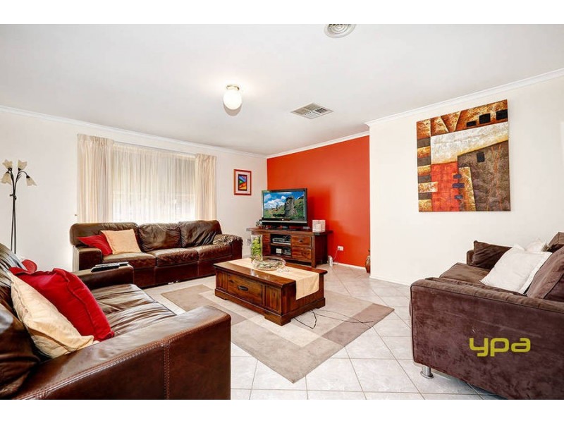 4 Raine Court, Delahey VIC 3037