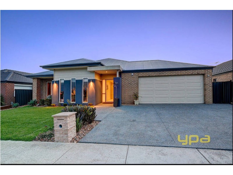 67 Domain Drive, Hillside VIC 3037