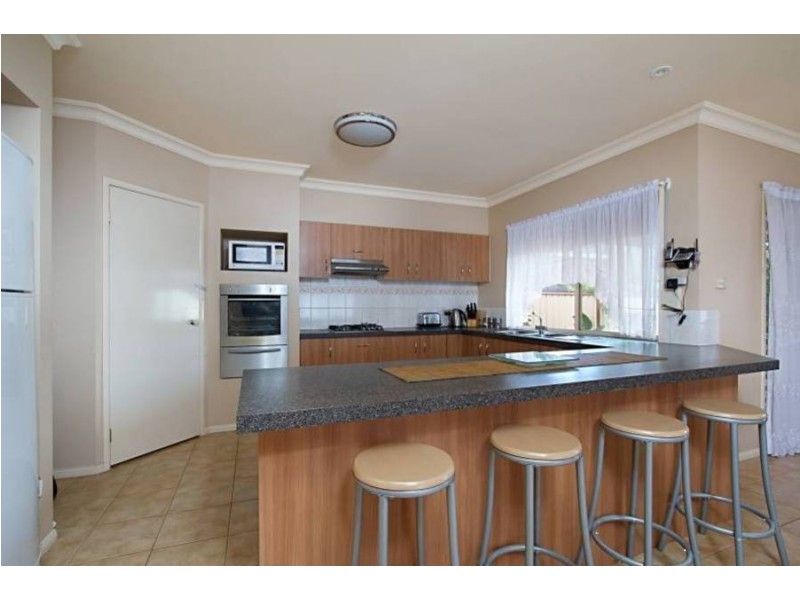 15 Martens Court, Taylors Lakes VIC 3038