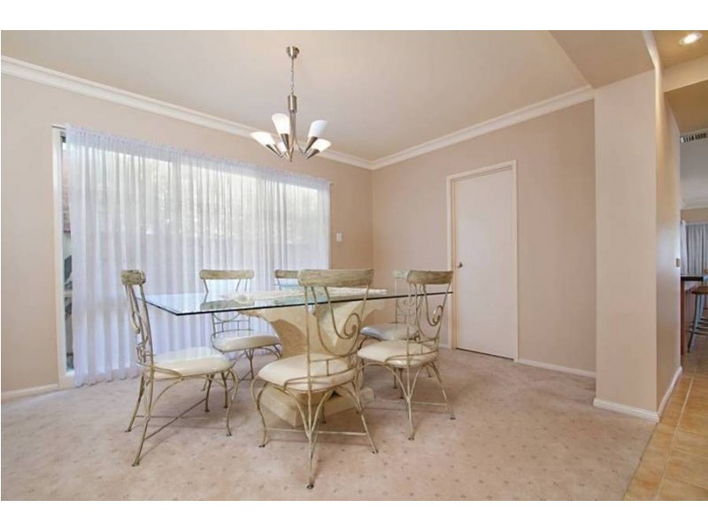 15 Martens Court, Taylors Lakes VIC 3038