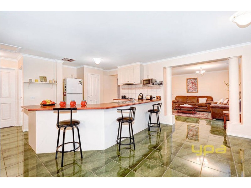 14 Thomson Way, Taylors Hill VIC 3037