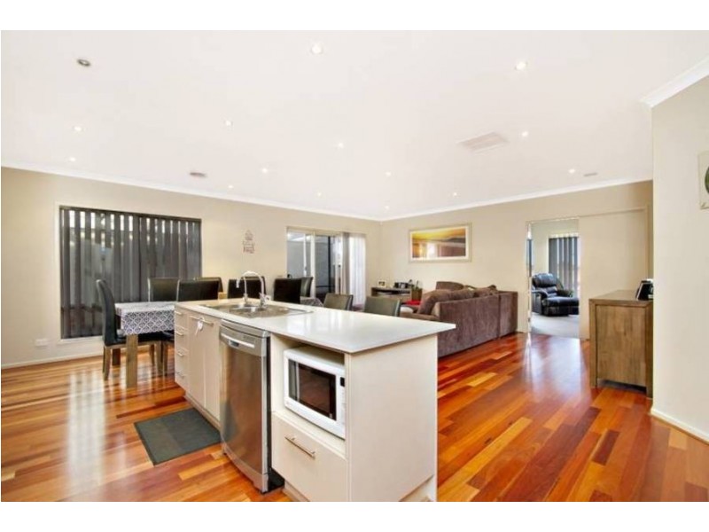 12 Cavenagh Terrace, Taylors Hill VIC 3037