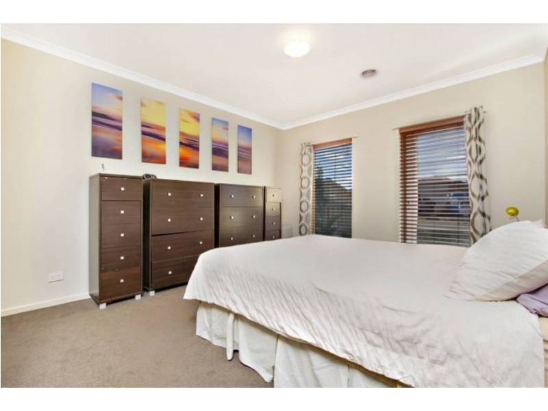 12 Cavenagh Terrace, Taylors Hill VIC 3037