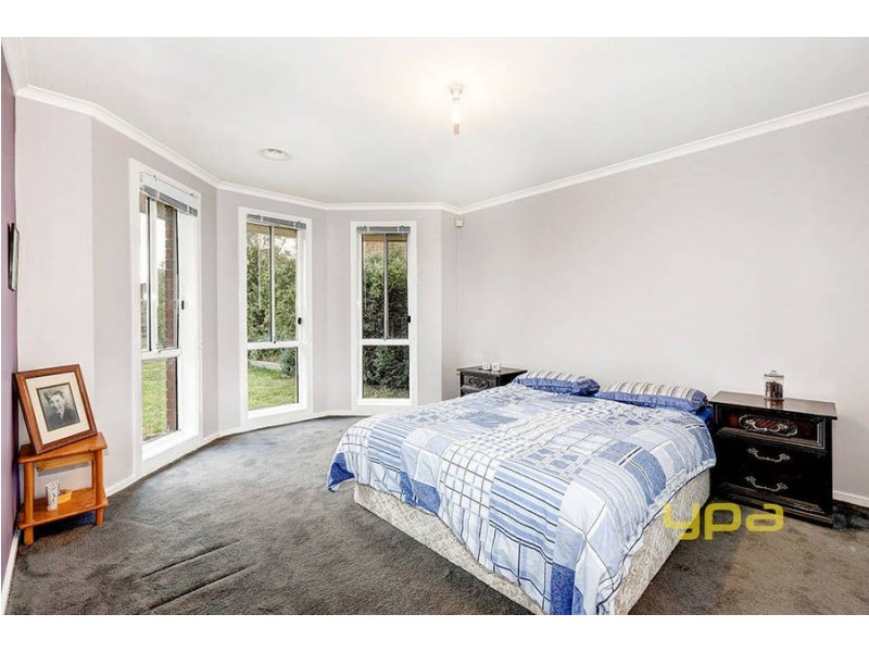 11 Perkins Close, Delahey VIC 3037