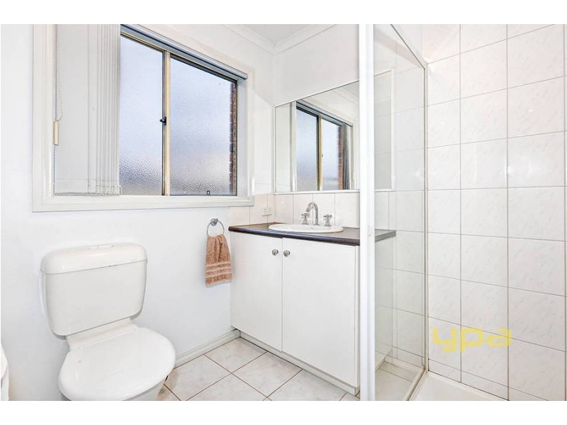 27 Glenelg Blvd, Taylors Hill VIC 3037