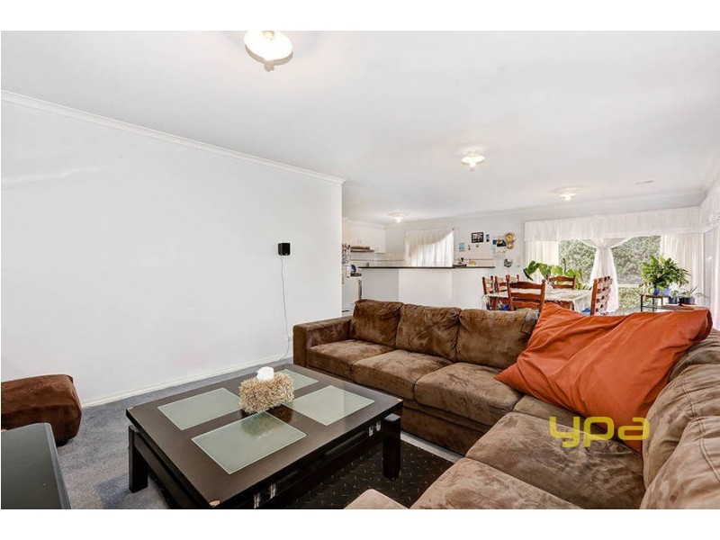 2 Avoca Place, Taylors Hill VIC 3037