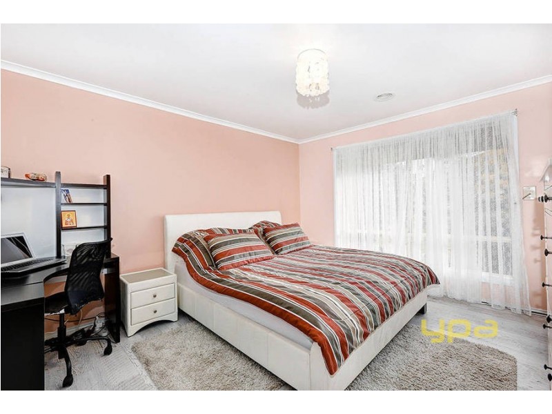 2 Avoca Place, Taylors Hill VIC 3037