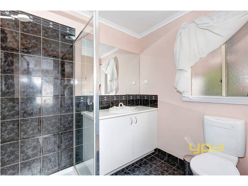 2 Avoca Place, Taylors Hill VIC 3037