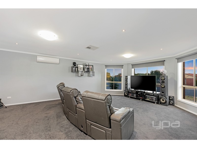 44 Catherine Drive, Hillside VIC 3037