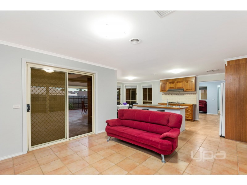 44 Catherine Drive, Hillside VIC 3037