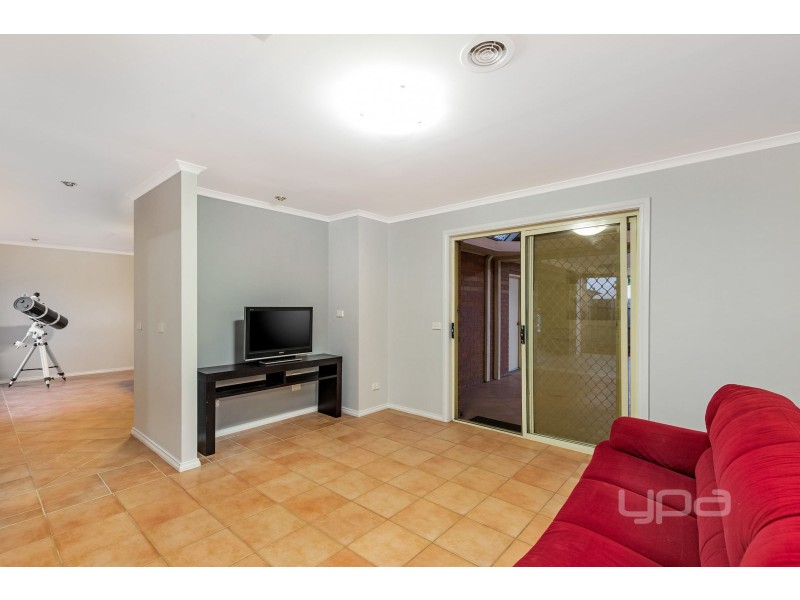 44 Catherine Drive, Hillside VIC 3037
