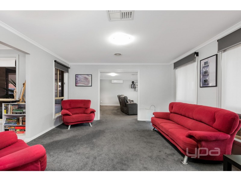 44 Catherine Drive, Hillside VIC 3037