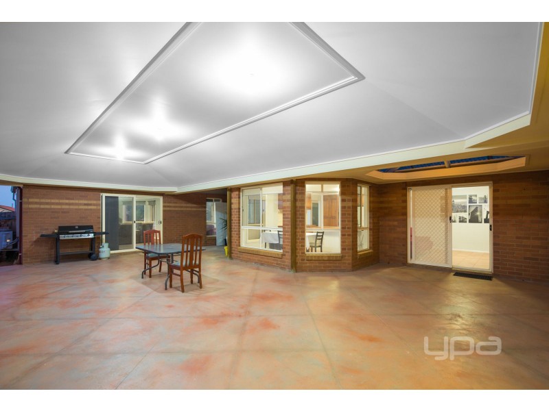 44 Catherine Drive, Hillside VIC 3037