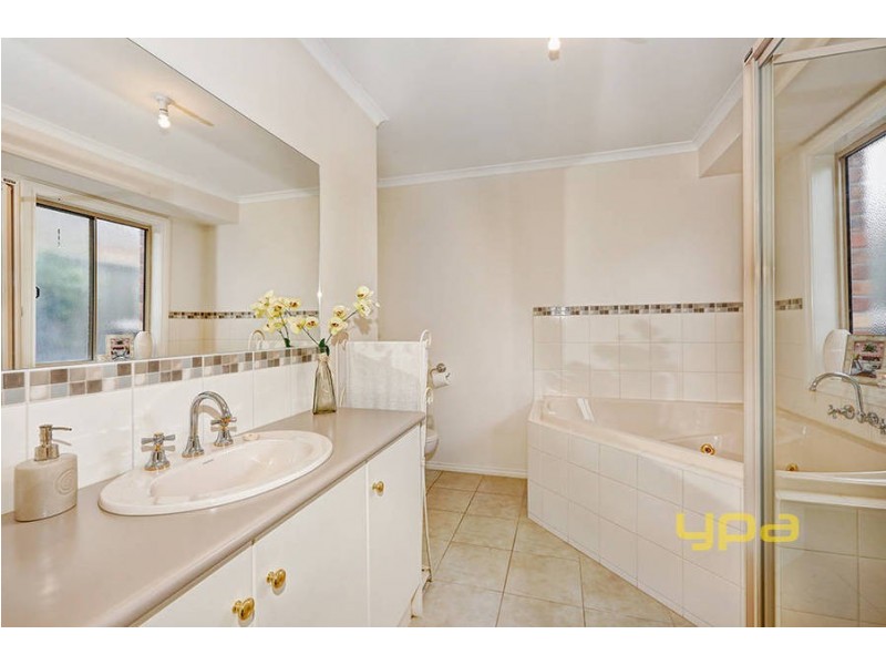 12 Callender Way, Hillside VIC 3037