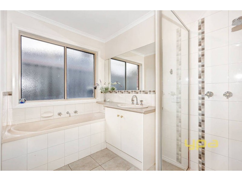 12 Callender Way, Hillside VIC 3037