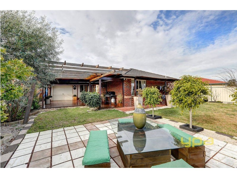 3 Mordaunt Drive, Hillside VIC 3037