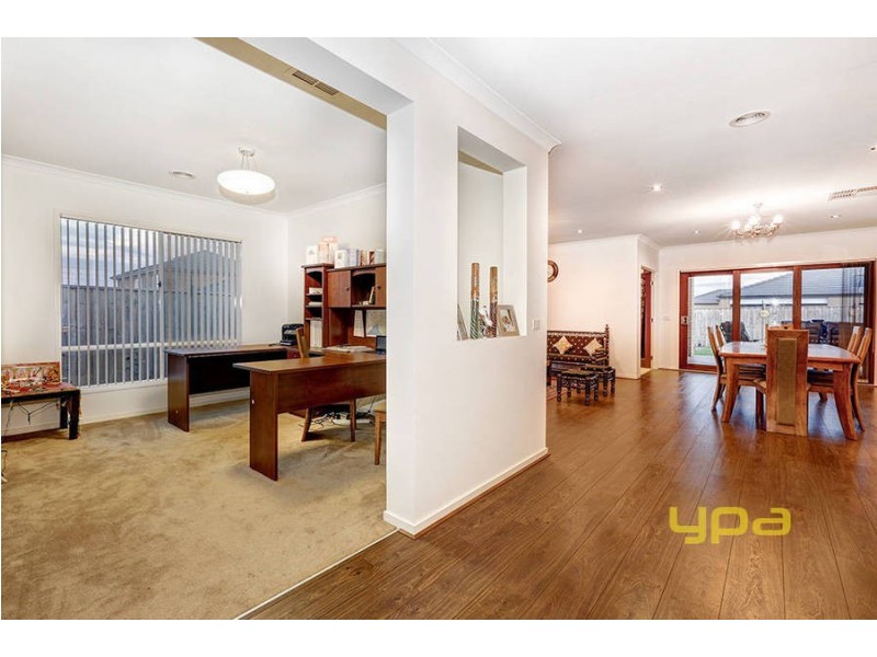 3 Shadforth Close, Taylors Hill VIC 3037