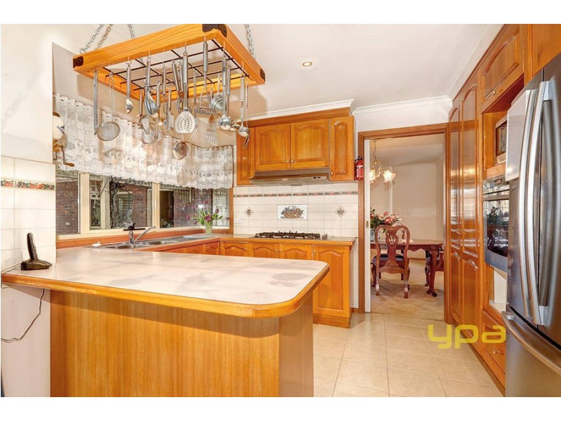 14 Mitchell Court, Taylors Lakes VIC 3038