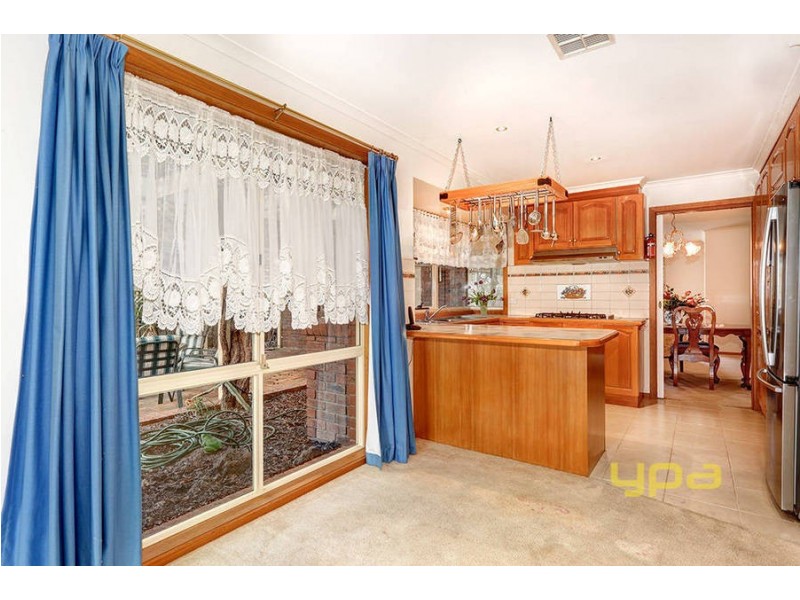 14 Mitchell Court, Taylors Lakes VIC 3038