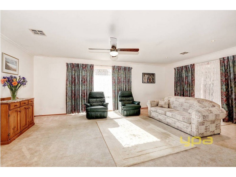 14 Mitchell Court, Taylors Lakes VIC 3038